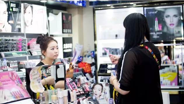 化妆品店BA做微商